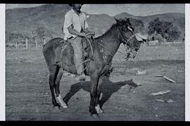 Índio montado a cavalo