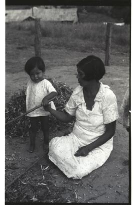Mulher e criança Kaingang